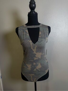 Charlotte Russe Olive Camo Keyhole Sleeveless Bodysuit